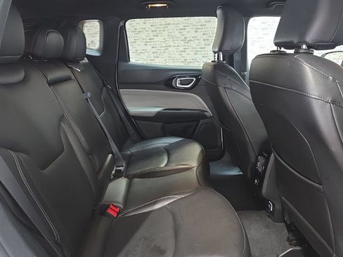 Used 2025 Jeep Compass Limited AWD/4WD image 10