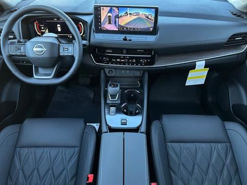 New 2025 Nissan Rogue Platinum w/ Tech Package image 10