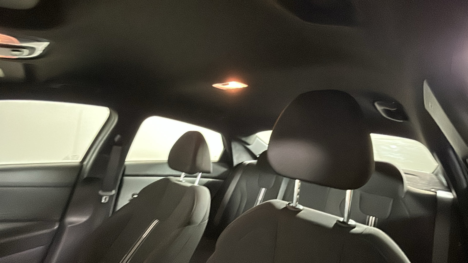 Used 2025 Hyundai Elantra Sport FWD image 16