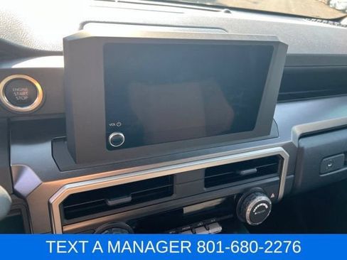Used 2025 Toyota 4Runner SR5 AWD/4WD image 25