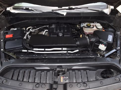 Used 2021 Chevrolet Silverado 1500 LT w/ LPO, Dark Essentials Package RWD image 39