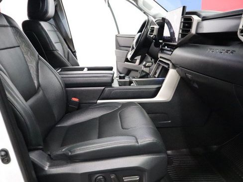 Used 2022 Toyota Tundra SR5 AWD/4WD image 8