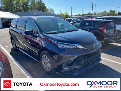 Used 2025 Toyota Sienna XLE