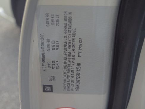 Used 2009 Cadillac DTS w/ Trunk Convenience Package FWD image 26