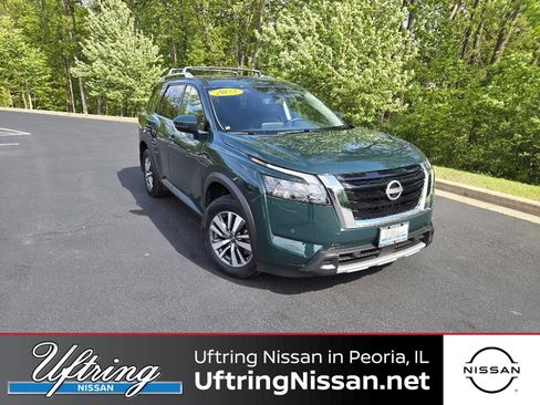 Used 2025 Nissan Pathfinder SL AWD/4WD image 1