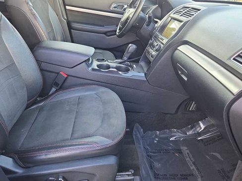 Used 2018 Ford Explorer XLT w/ Equipment Group 202A image 22