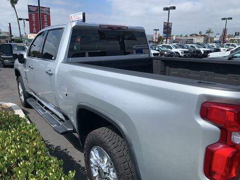 Used 2020 Chevrolet Silverado 2500 High Country w/ Z71 Off-Road Package AWD/4WD image 11