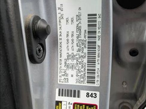Used 2018 Toyota Tacoma SR5 AWD/4WD image 15