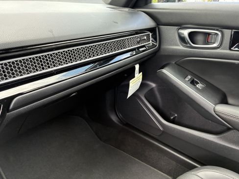Used 2025 Honda Civic Sport Touring image 35