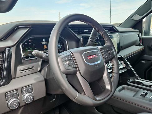 Used 2025 GMC Sierra 2500 AT4 AWD/4WD image 10