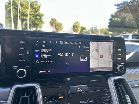 Used 2023 Kia Sorento S image 12