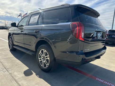 New 2025 Ford Expedition Active image 3