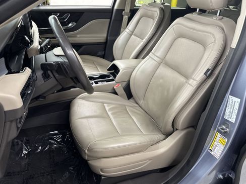 Used 2022 Lincoln Corsair Standard w/ Premium Package image 4