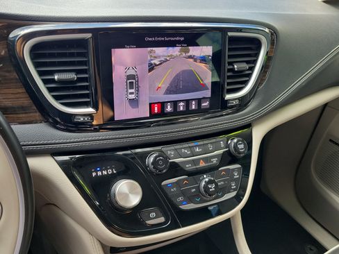 Used 2021 Chrysler Pacifica Limited w/ Uconnect Theater Family Group AWD/4WD image 26