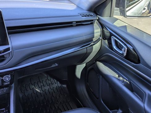 New 2026 Jeep Compass Latitude image 18