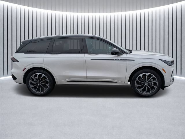 New 2026 Lincoln Nautilus Reserve AWD/4WD image 2