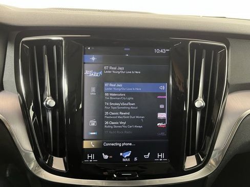 Used 2019 Volvo S60 T6 Momentum w/ Multimedia Package image 15