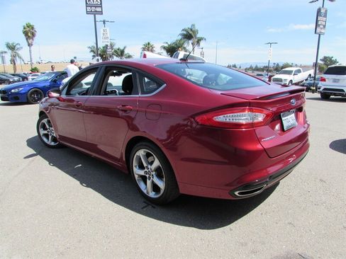 Used 2014 Ford Fusion SE FWD image 5
