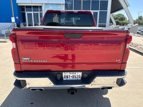 Used 2022 Chevrolet Silverado 1500 LT w/ Z71 Off-Road Package AWD/4WD image 9