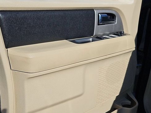 Used 2017 Ford Expedition XLT RWD image 19