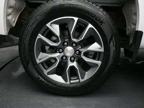 Used 2023 Chevrolet Silverado 1500 LT AWD/4WD image 33