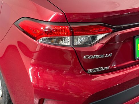 Used 2022 Toyota Corolla LE FWD image 35