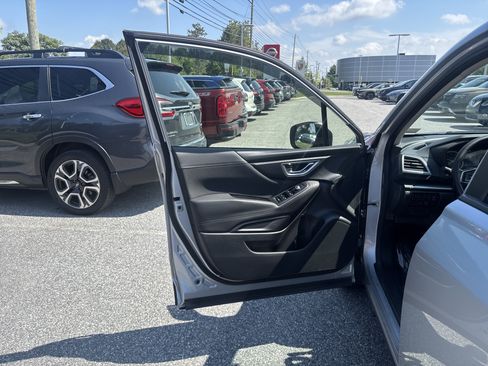 Used 2020 Subaru Forester Premium AWD/4WD image 30