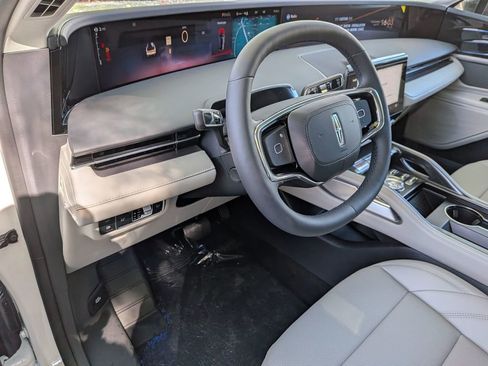 New 2026 Lincoln Nautilus Premier image 32