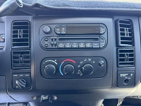 Used 2004 Dodge Dakota 4x4 Club Cab w/ Tire & Handling Group image 17