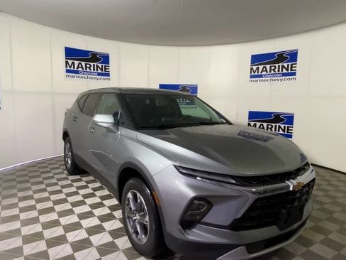 Used 2023 Chevrolet Blazer LT FWD image 4