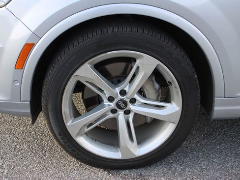 Used 2019 Audi Q7 3.0T Prestige image 33