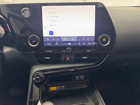 Used 2025 Lexus NX 250 FWD w/ Towing Package (2000 Lbs) image 24