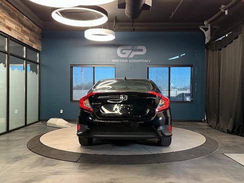 Used 2017 Honda Civic EX image 4