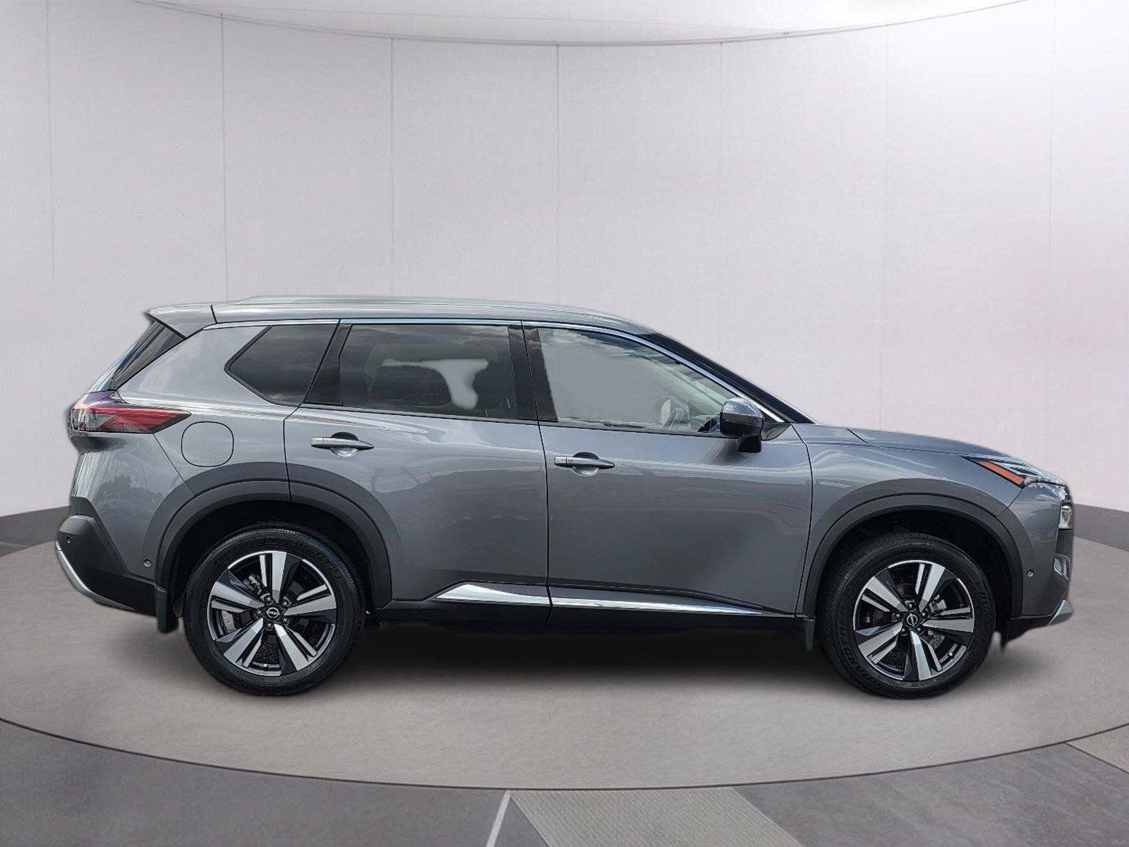 Used 2023 Nissan Rogue Platinum w/ Platinum Premium Package FWD image 4