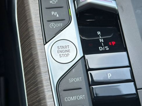 Certified 2025 BMW 330i Sedan image 28