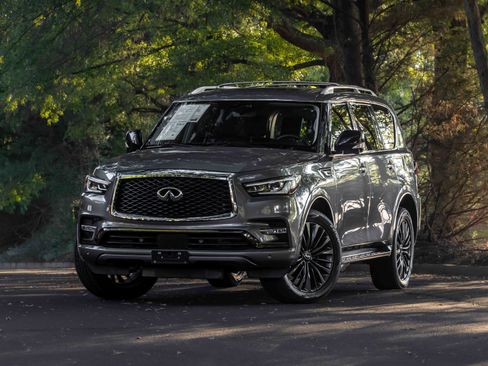 Used 2021 INFINITI QX80 Premium Select w/ All-Season Package RWD image 2