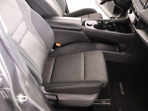 Used 2024 Nissan Rogue SV image 12