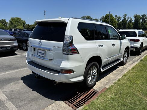 Used 2018 Lexus GX 460 Premium w/ Premium Package AWD/4WD image 25