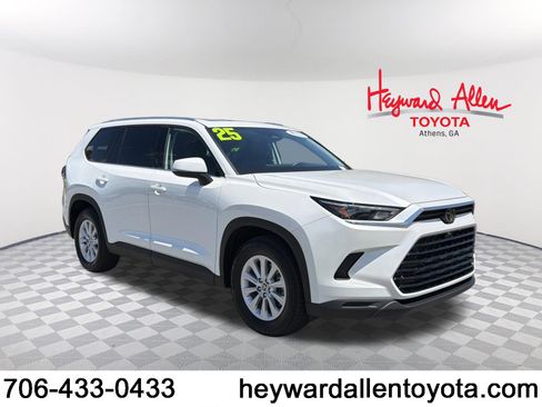 Certified 2025 Toyota Grand Highlander FWD image 1