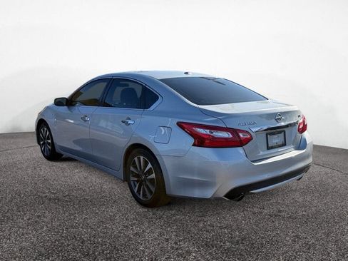 Used 2017 Nissan Altima 2.5 SV FWD image 3