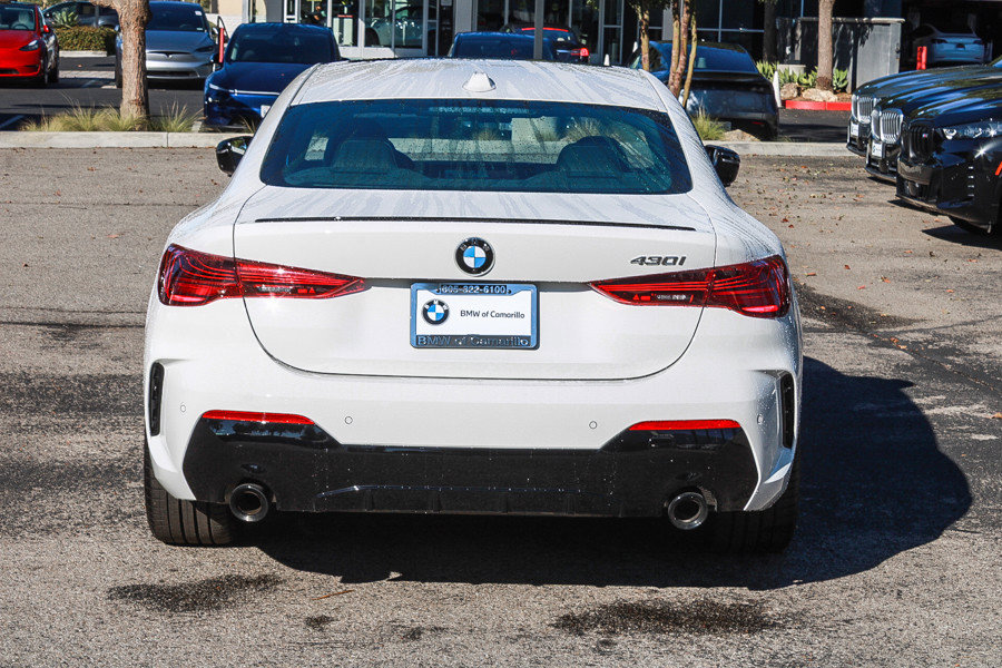Used 2026 BMW 430i Coupe w/ M Sport Package RWD image 5