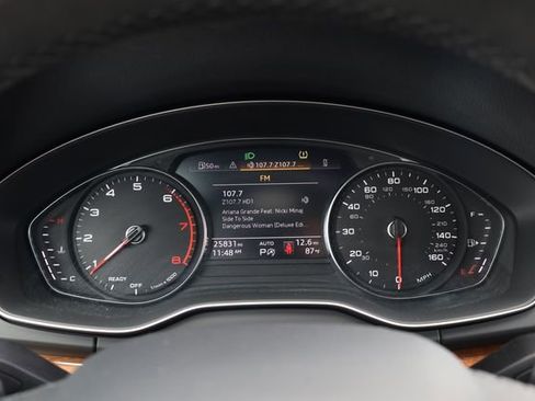 Used 2023 Audi Q5 2.0T Premium w/ Convenience Package AWD/4WD image 19