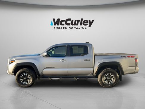 Used 2023 Toyota Tacoma TRD Off-Road w/ TRD Premium Off Road Package AWD/4WD image 2