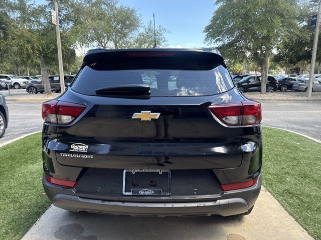 Used 2021 Chevrolet TrailBlazer LS FWD image 4