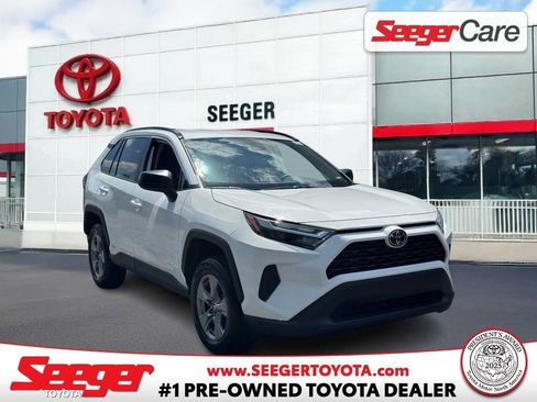 Used 2025 Toyota RAV4 LE AWD/4WD image 1