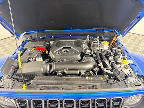 Used 2024 Jeep Wrangler Unlimited w/ Convenience Group AWD/4WD image 39