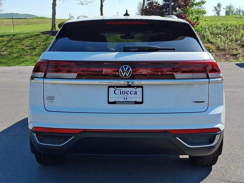 Used 2024 Volkswagen Atlas Cross Sport SE AWD/4WD image 7