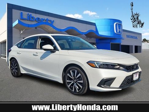 Used 2024 Honda Civic EX-L image 1