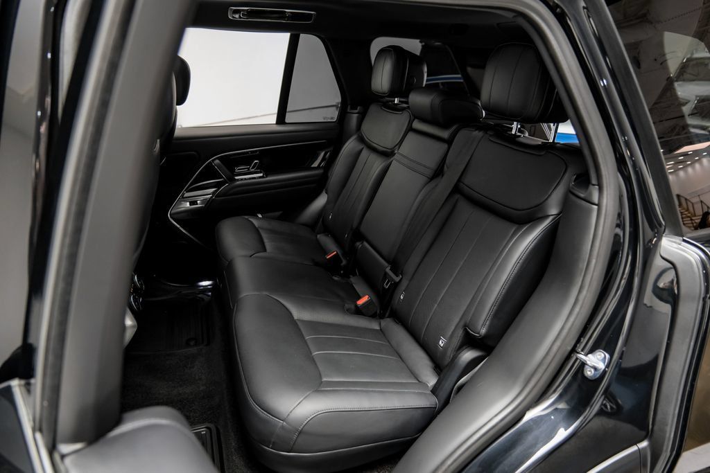 Used 2024 Land Rover Range Rover SE AWD/4WD image 40