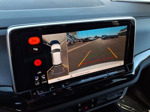 Certified 2025 Volkswagen Atlas Cross Sport SEL Premium R-Line image 28